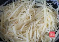 尖椒土豆丝。的做法图解6