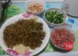 咸菜炒饭的做法图解1
