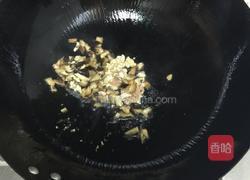 皮蛋瘦肉粥的做法图解2