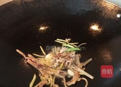 鱿鱼炒丝瓜的做法图解5