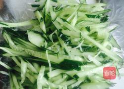 金针菇拌黄瓜丝的做法图解1