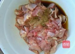 干煸辣子鸡的做法图解3