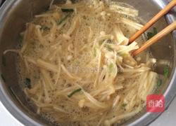 金针菇煎蛋的做法图解3