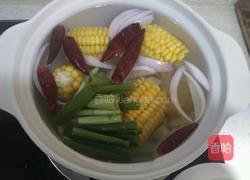 清炖羊肉玉米汤的做法图解2