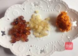 糯耳雪莲子桃胶养颜汤的做法图解1