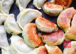 韭菜鸡蛋煎饺的做法图解11
