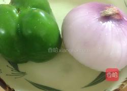 洋葱炒肉的做法图解1