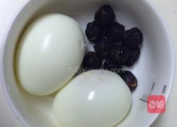 当归红枣桂圆煮蛋的做法图解2