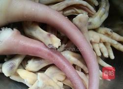快卤拼盘（鸡爪，鸭掌，猪尾）的做法图解1