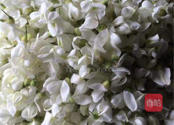 槐花饼的做法图解1