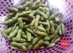 盐水毛豆的做法图解2