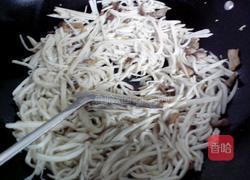 杏鲍菇炒猪肉的做法图解10