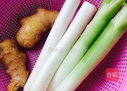 香菇猪肉水饺的做法图解2