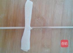 豆皮卷金针菇的做法图解4