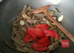 蕃茄炒荞条的做法图解4