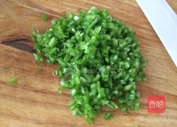 青椒猪肉馅饺子的做法图解3