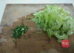 苦瓜炒蛋的做法图解2