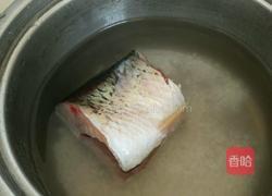 鱼肉粥的做法图解2