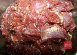 小炒黄牛肉的做法图解1