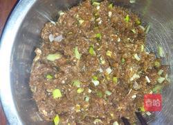 白菜虾仁香菇馄饨的做法图解1
