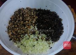 白菜虾仁香菇馄饨的做法图解2