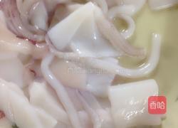 青瓜炒鱿鱼的做法图解2