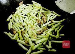 干煸豆角的做法图解5