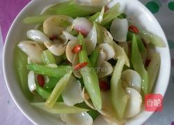 百荷炒芹菜的做法图解6