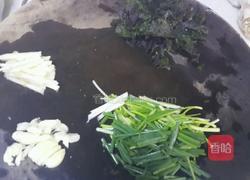 紫苏炒花甲的做法图解3