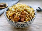 红烧肉豆角焖面