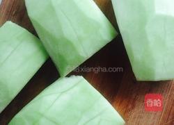 凉拌西瓜皮的做法图解1