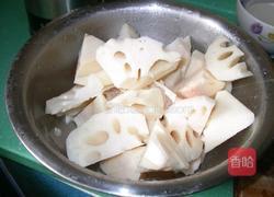 莲藕排骨汤的做法图解6
