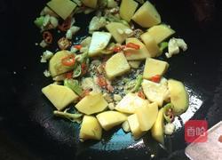 鸡腿炒土豆的做法图解3