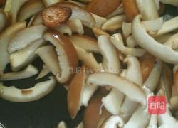 香菇包介炒火腿的做法图解5