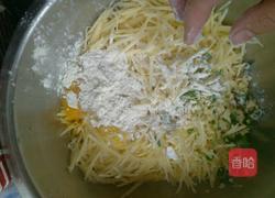 煎土豆丝饼子的做法图解3