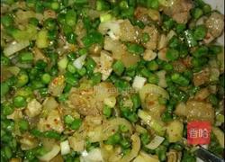 豇豆肉包子的做法图解1