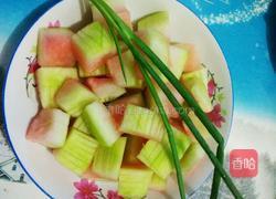 红烧西瓜皮的做法图解1