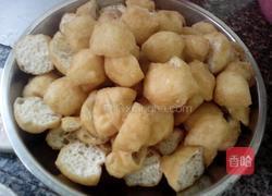 蒜煮油豆腐的做法图解1