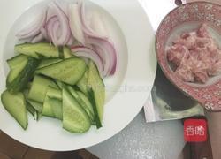 洋葱黄瓜小炒肉的做法图解4