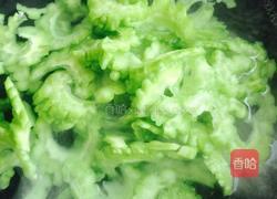 凉拌苦瓜的做法图解3