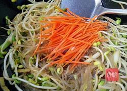 黄豆芽炒粉条的做法图解8
