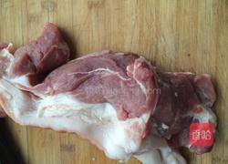 杏鲍菇炒肉的做法图解1