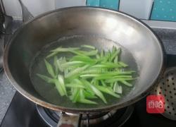 凉拌芹菜腐竹的做法图解3