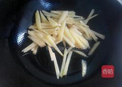 香菇炒土豆条的做法图解2