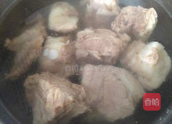 莲藕炖排骨的做法图解2