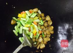 草菇炒牛肉的做法图解8