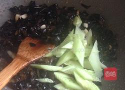 木耳炒鸡蛋的做法图解3