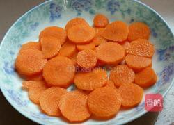蒜蓉西兰花胡萝卜炒黑木耳的做法图解4