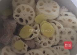 排骨莲藕汤的做法图解3