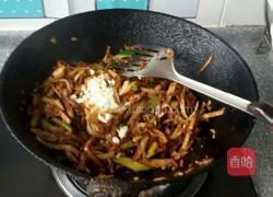 黄瓜片炒饼的做法图解5